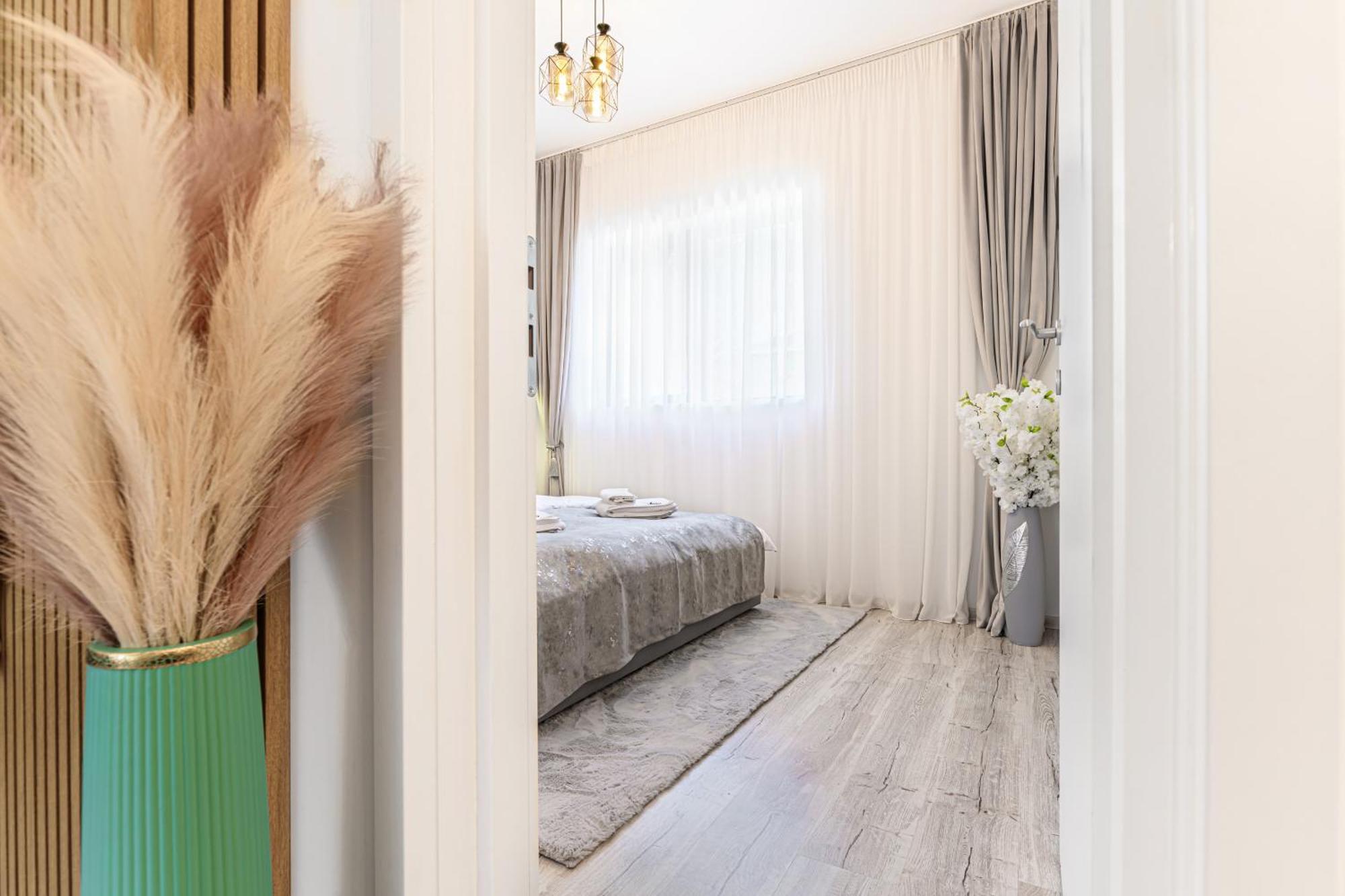 Ama Garden Apartment Busteni Ngoại thất bức ảnh